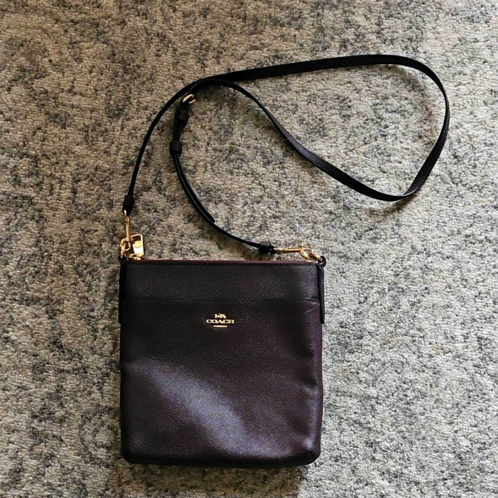 Coach Adjustable Cross Body Brown Burgundy Gold Hardware EUC